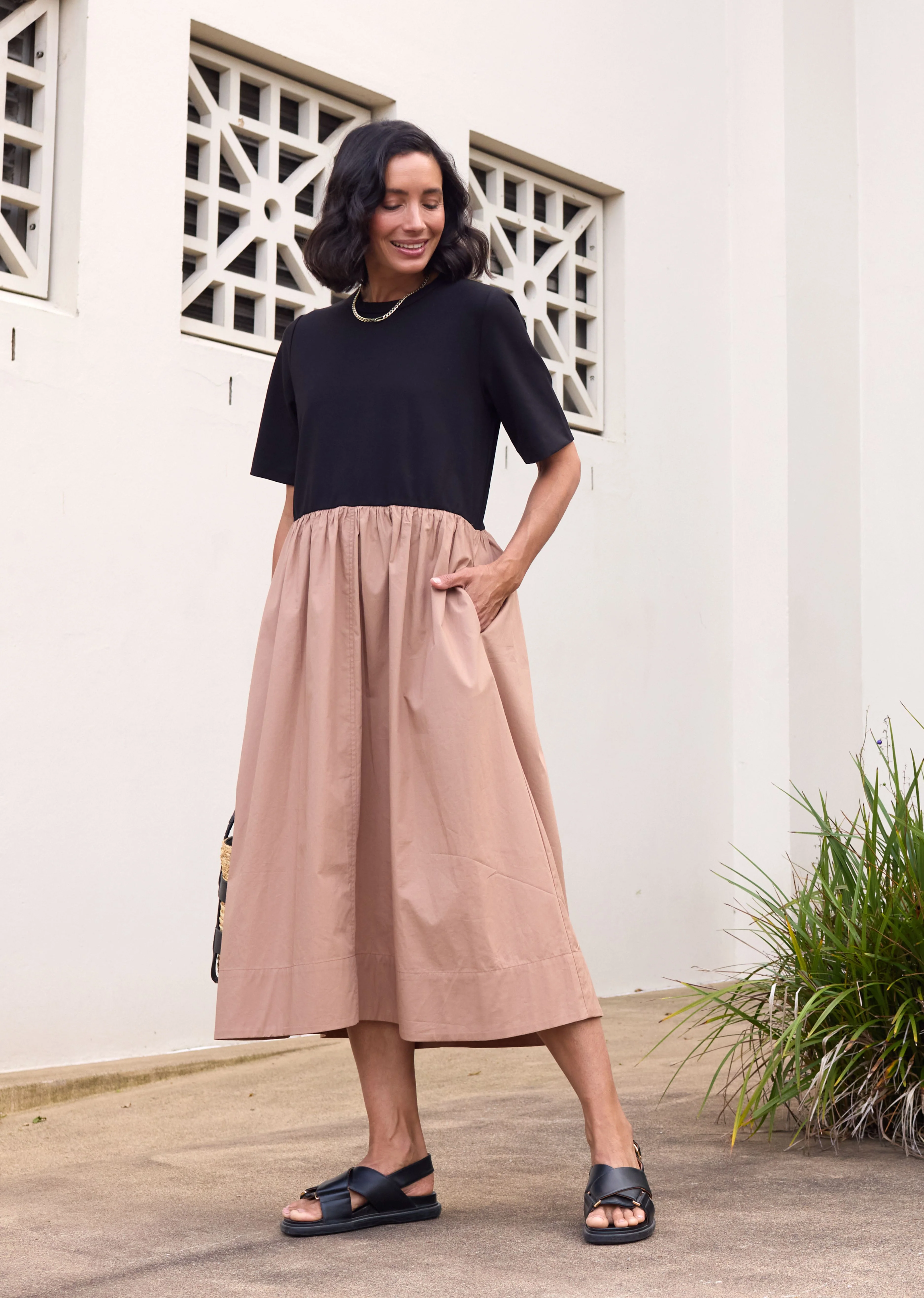 MIMI MIDI DRESS - BLACK/CAMEL - Image 5
